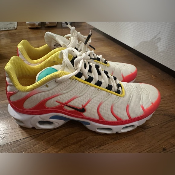 Wmns Air Max Plus 'Legend of Her', size 9.5 - Picture 1 of 3